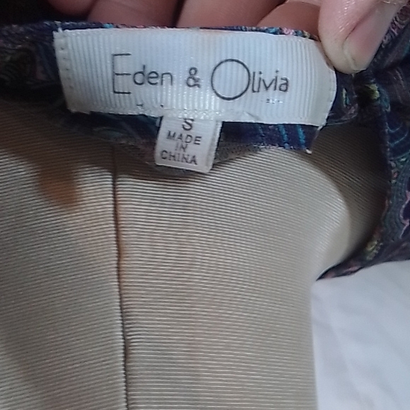 Sheer sleeveless blouse by Eden & Olivia - Picture 5 of 5
